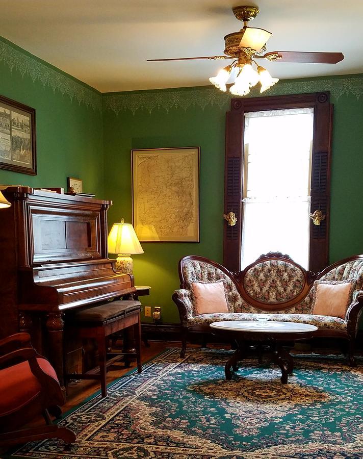 Trimmer House Bed And Breakfast Пен Ян Екстериор снимка