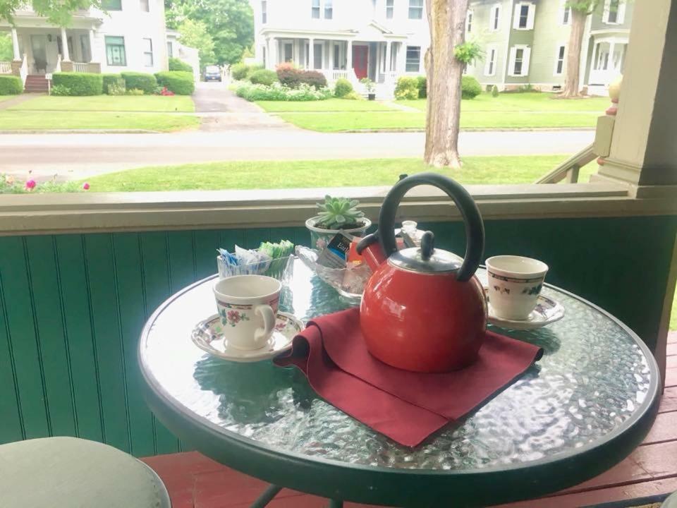 Trimmer House Bed And Breakfast Пен Ян Екстериор снимка