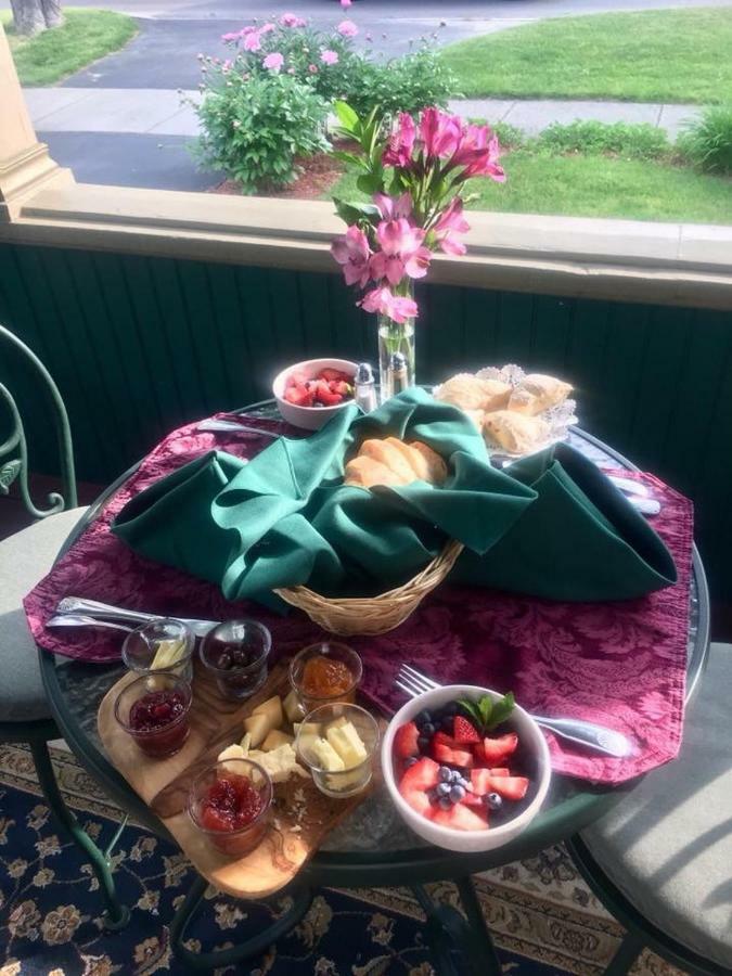 Trimmer House Bed And Breakfast Пен Ян Екстериор снимка